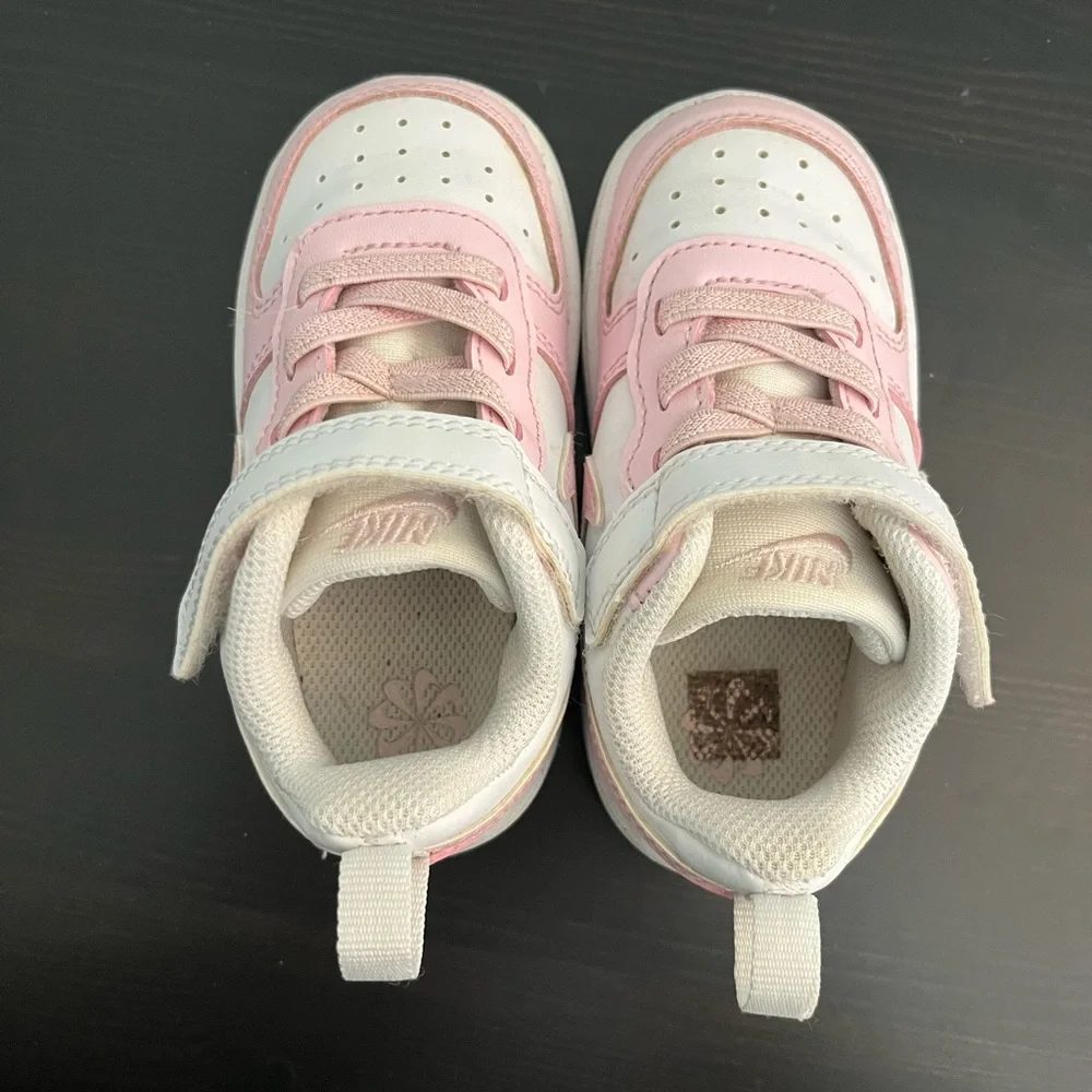 Toddler Girls Nike Court Athletic No-tie Lace Sneakers in in Pink and White - Picture 7 of 8